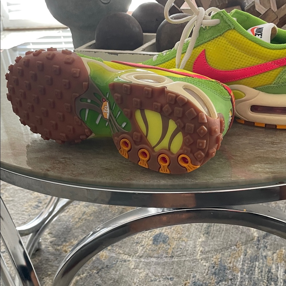 Nike men Yellow & Green Sneakers with Pink Swoosh - Picture 5 of 5